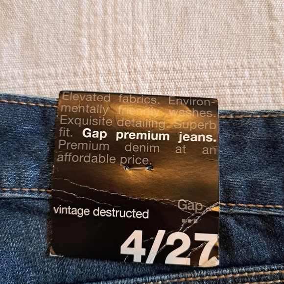 Gap Premium women's size 4 vintage destructed style jean shorts NWT - Picture 6 of 7